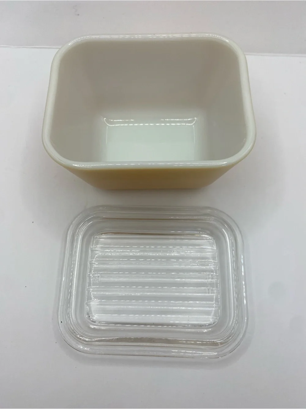 Vintage Pyrex 1 1/2 Cup Small Caramel Color Refrigerator Dish Clear Glass Lid